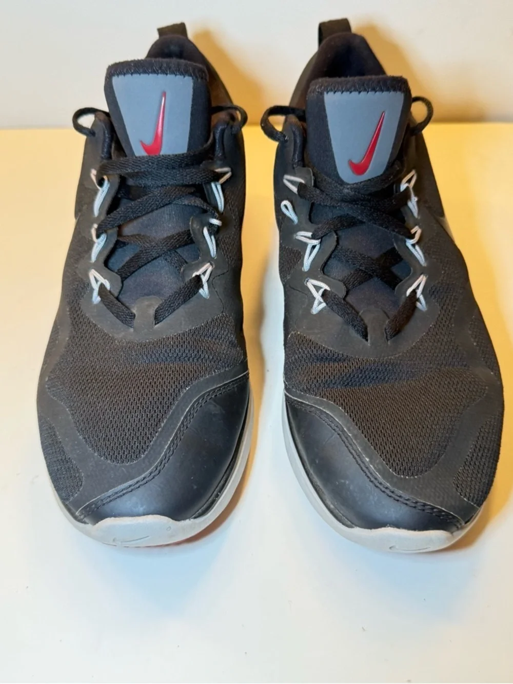 Nike Black and Red Men's Low-Top Air-Cushion Sneakers